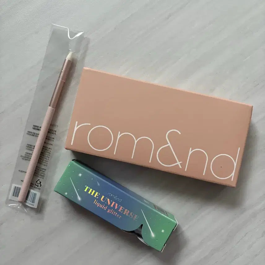 [BUNJANG] Rom&nd Better Than Palette 05 Shade & Shadow Garden + Brush + Glitter / 롬앤 베러 댄 팔레트 05 쉐이드 앤 섀도우 가든+브러쉬+롬앤 글리터