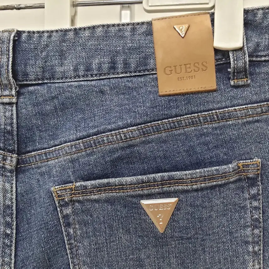 [BUNJANG] Guess Slim Fit Jeans with Metal Logo (Men's 34 Inch) / 게스/스판청바지/슬림핏/금속로고/깨끗한/정품/남34인치