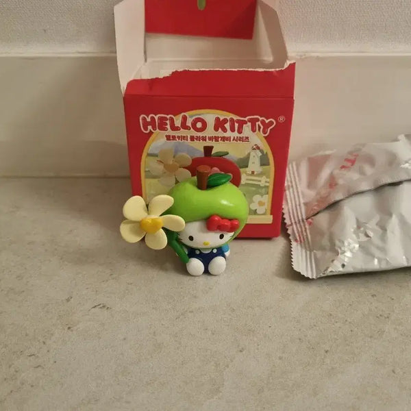 [BUNJANG] Hello Kitty Flower Pinwheel Figure - Green Apple / 헬로키티 플라워 바람개비 피규어 청사과