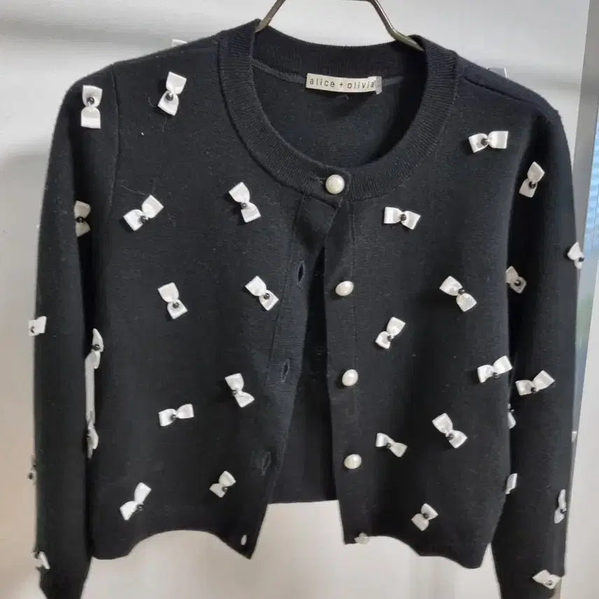 [BUNJANG] Alice + Olivia Pearl Wool Cardigan / 정품 alice&olivia  모  진주카디건  (진짜 예뻐요)