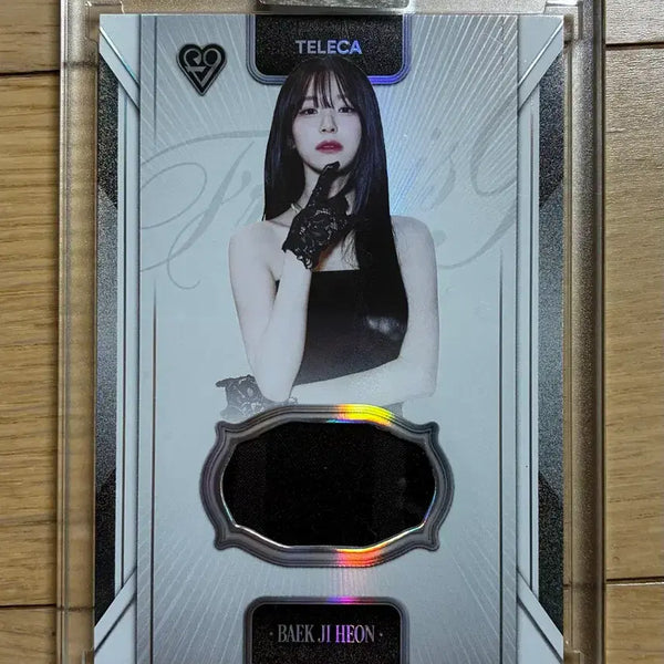 [BUNJANG] fromis_9 Baek Ji-heon Teleca Relic Scarf / 프로미스나인 테레카 백지헌 렐릭 스카프