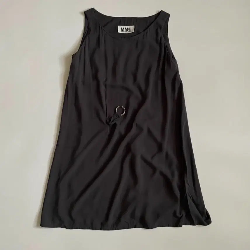 [BUNJANG] MM6 Maison Margiela Ring Detail Sleeveless Top / MM6 메종 마르지엘라 링 디테일 슬리브리스
