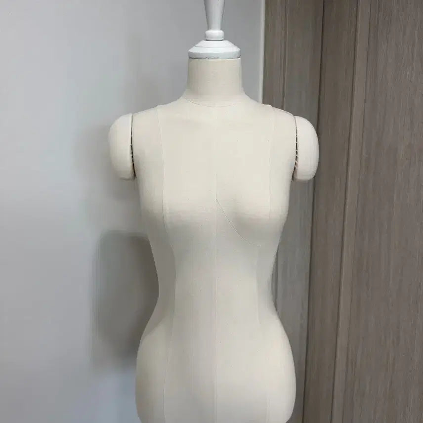 [BUNJANG] Laurence Norr Women's Torso Mannequin / 로렌스 논노 여자 상반신 마네킹