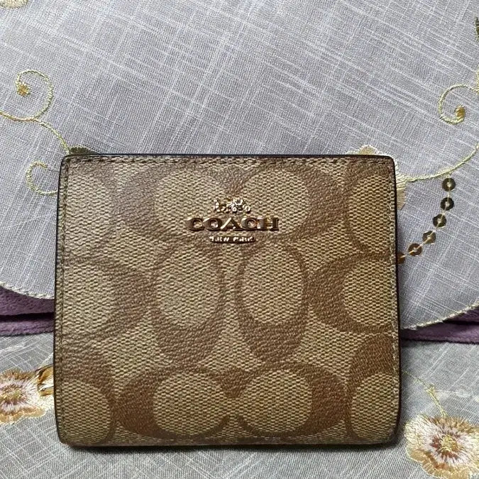 [BUNJANG] Coach Signature Pattern Brown Leather Women's Wallet / 코치 지갑 브라운 (영수증포함) 새상품