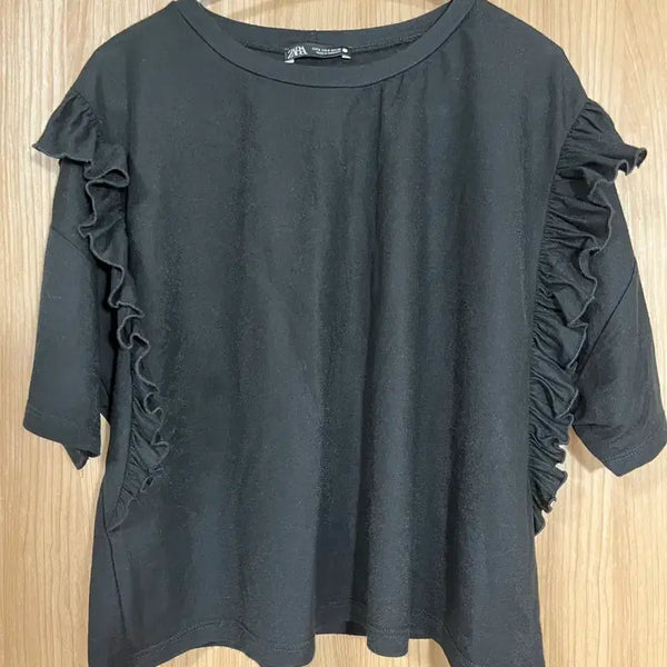 [BUNJANG] Zara Ruffle Short Sleeve T-Shirt Black / 자라 프릴 반팔 티셔츠 검정