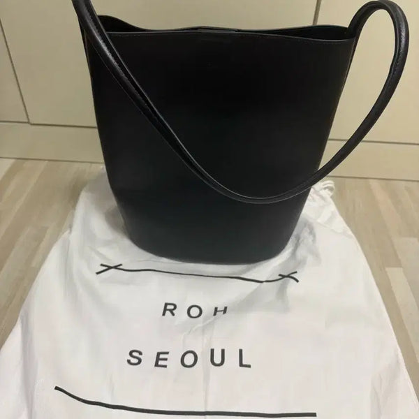 [BUNJANG] Roseau Medium Mug Shoulder Bag Black / [로서울] Medium Mug shoulder bag Black