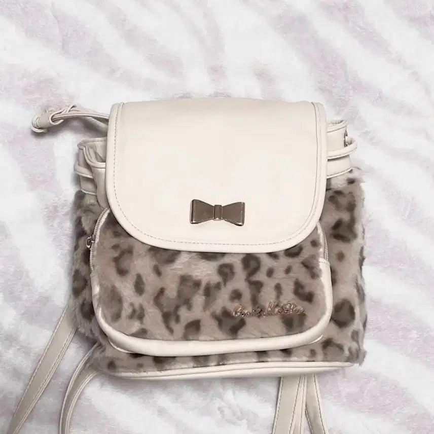 [BUNJANG] CECIL MCBEE Leopard Print Backpack / 세실맥비 호피 백팩 오네갸루 라떼갸루 로걀 헤이세이