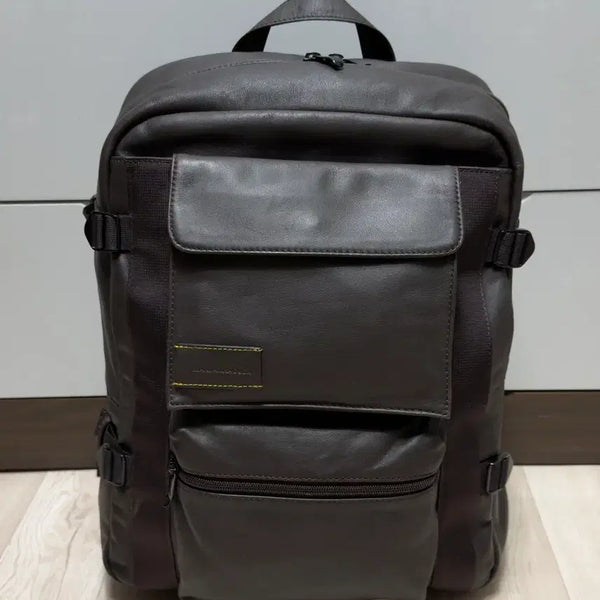 [BUNJANG] Mandarina Duck Premium Leather Backpack / 만다리나덕 오리지널 MD 프리미엄 가죽 백팩