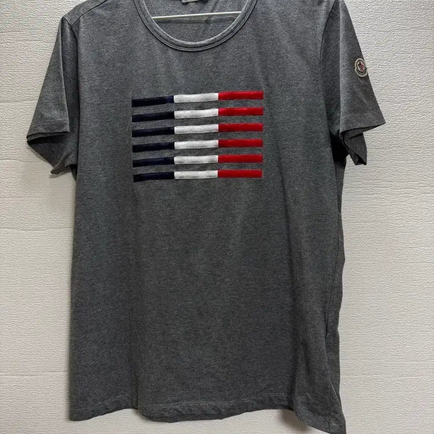 [BUNJANG] Moncler Short Sleeve T-Shirt Gray / 몽클레르 반팔티 그레이.