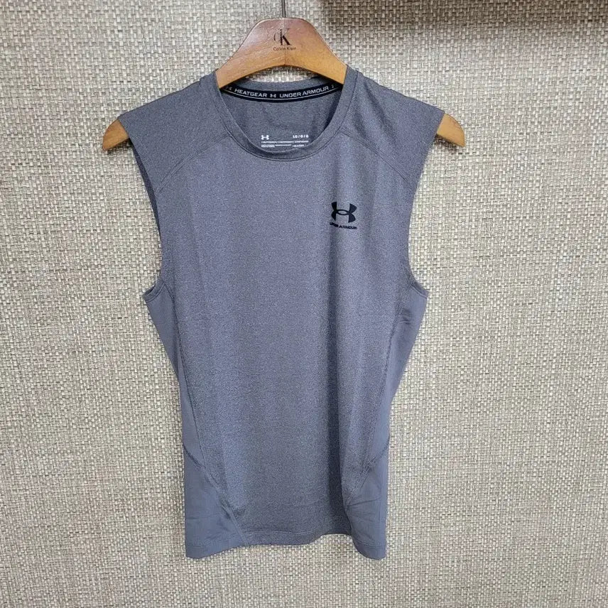 [BUNJANG] Under Armour Compression Sleeveless Tank Top (Size L) / L사이즈 언더아머 컴프레션 나시티 헬스 운동 런닝
