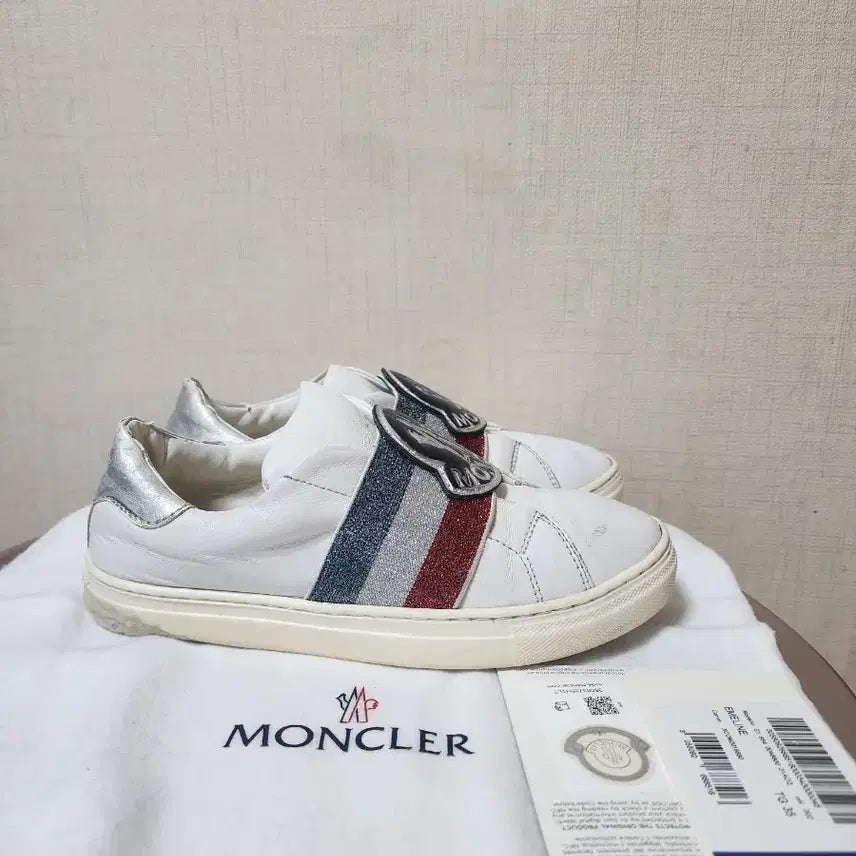 [BUNJANG] Moncler EMELINE Sneakers White Silver Pearl Black Logo / [정품] 몽클레어 스니커즈 화이트 220(칼발215) 팝니다