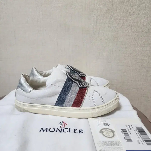 [BUNJANG] Moncler EMELINE Sneakers White Silver Pearl Black Logo / [정품] 몽클레어 스니커즈 화이트 220(칼발215) 팝니다