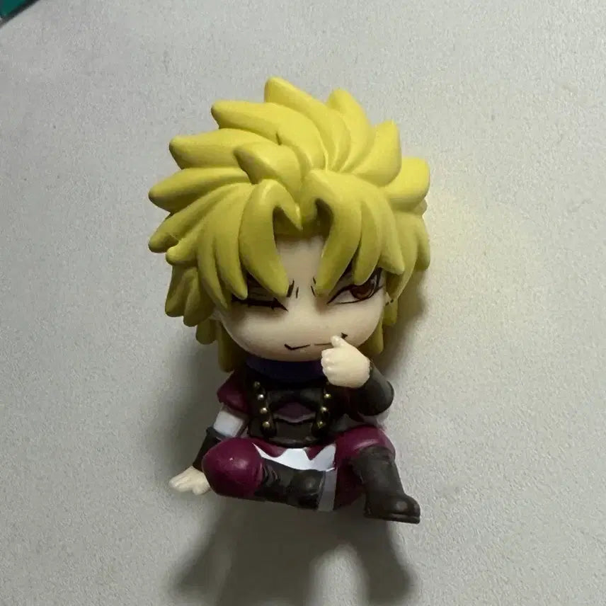 [BUNJANG] JoJo's Bizarre Adventure Dio Brando Shoulder Bump Gacha Figure / 죠죠 디오 어깨쿵 가챠 피규어
