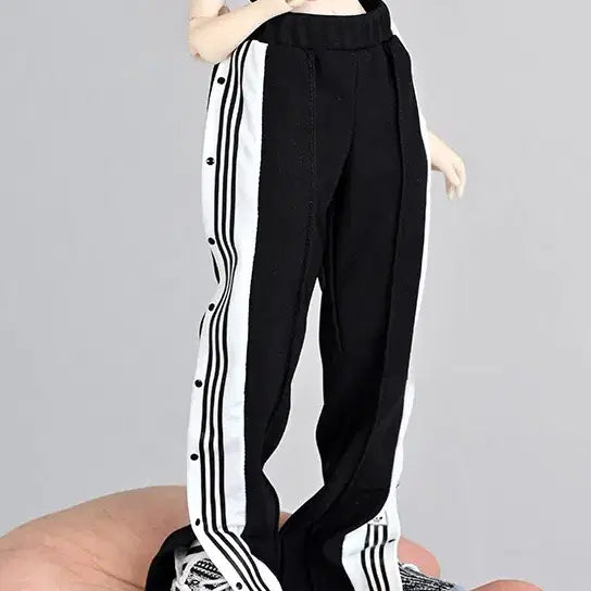 [BUNJANG] 1/6 Scale Figure Clothing Bundle Set (Adidas Training Pants, Jogger Pants, Socks, Crop Top, Panties) - Compatible with Obitsu Body / 1/6 육일돌 핫토이 피첸 루즈 의상 일괄 오비츠 바디 호환