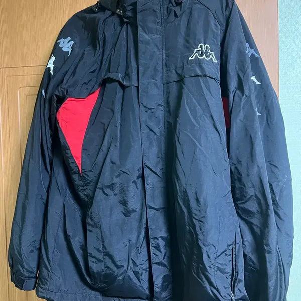 [BUNJANG] Kappa Black Windbreaker Jacket with Red Accents / 카파 바람막이 검정색 레드 포인트