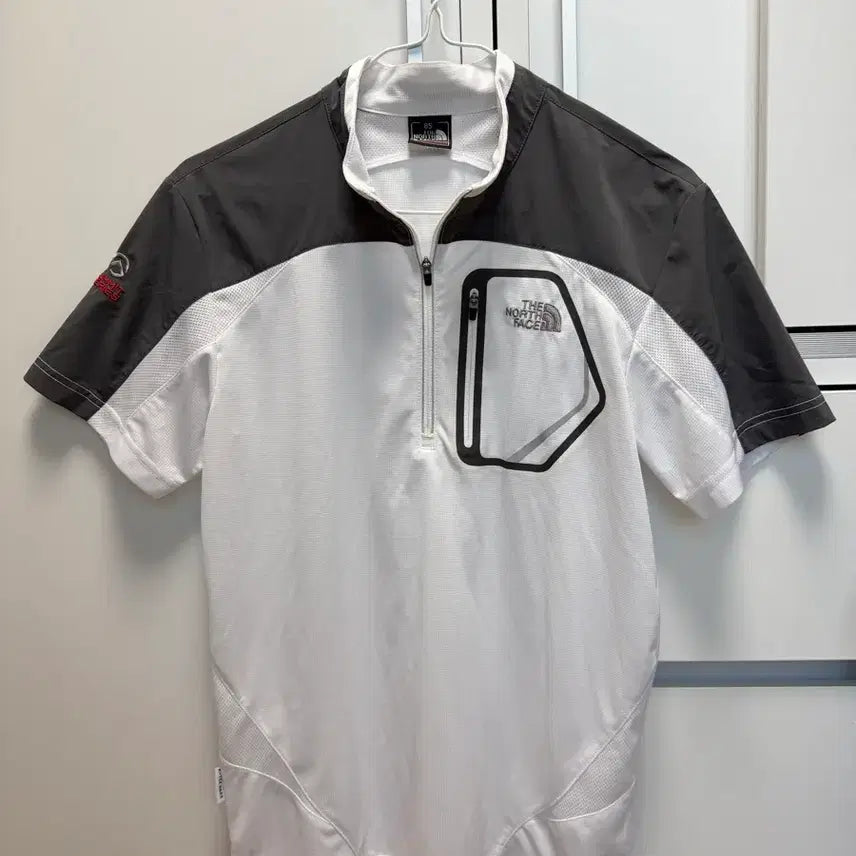[BUNJANG] The North Face Short Sleeve T-Shirt - White/Black / 노스페이스 반팔 티셔츠 흰색/검정