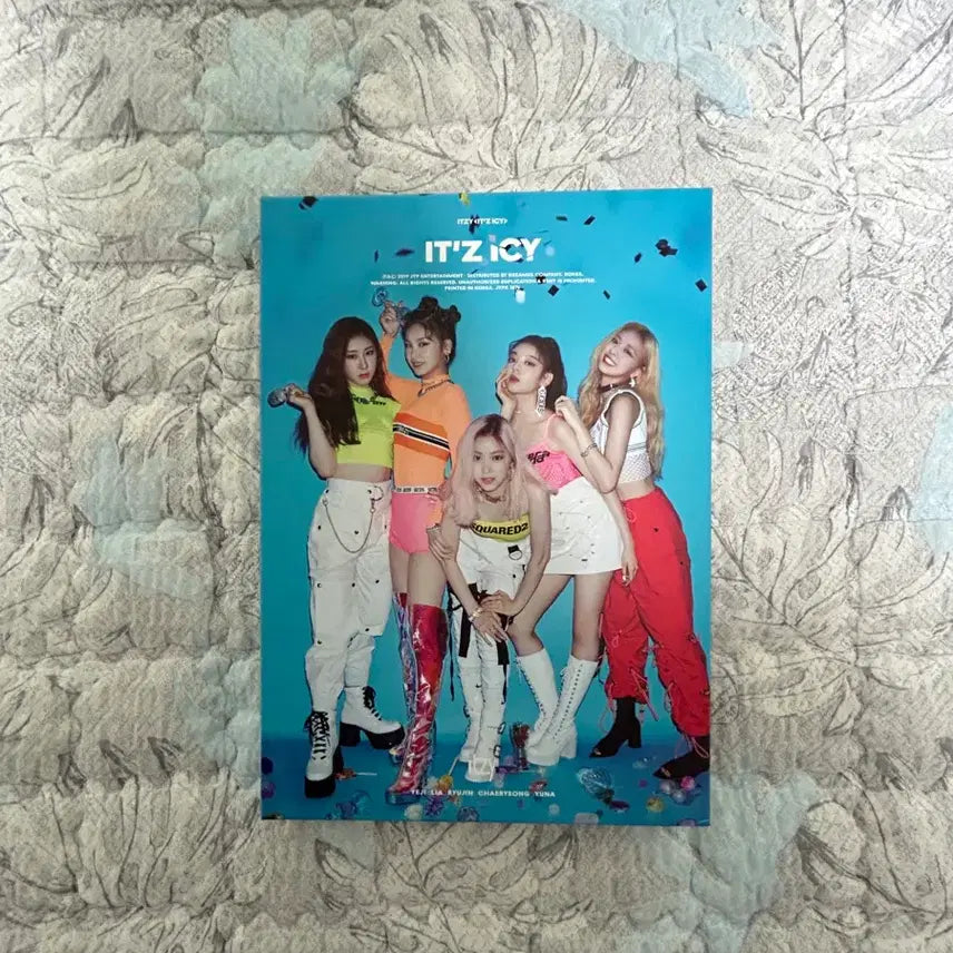 [BUNJANG] ITZY IT'z ICY Album IT'z Ver. Photobook Only / 있지 ITZY IT'z ICY 앨범 IT'Z ver.