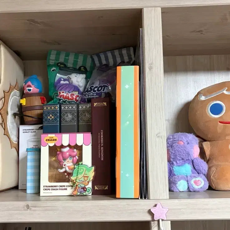 [BUNJANG] Cookie Run Kingdom Bundle Set: 1st-3rd Anniversary Albums, Plush Toys, Figures, Glass Cups, and More / 쿠키런 킹덤 굿즈 일괄판매(1~3주년 앨범, 인형, 피규어, 유리컵 등)