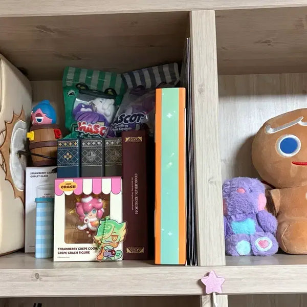 [BUNJANG] Cookie Run Kingdom Bundle Set: 1st-3rd Anniversary Albums, Plush Toys, Figures, Glass Cups, and More / 쿠키런 킹덤 굿즈 일괄판매(1~3주년 앨범, 인형, 피규어, 유리컵 등)