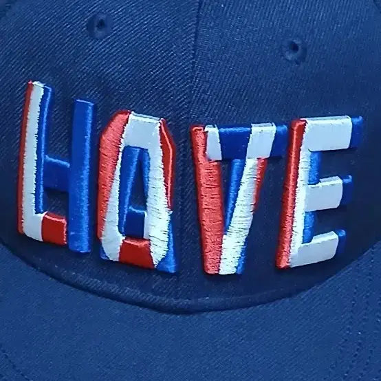 [BUNJANG] Navy LOVE Logo Embroidered Cap / 네이비 LOVE 로고 자수 캡 모자