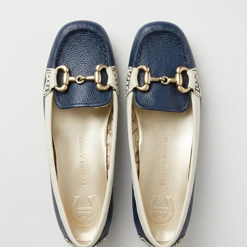 [BUNJANG] Aigner Women's Loafers Navy / 에티엔느 아이그너 여성 로퍼 네이비 240