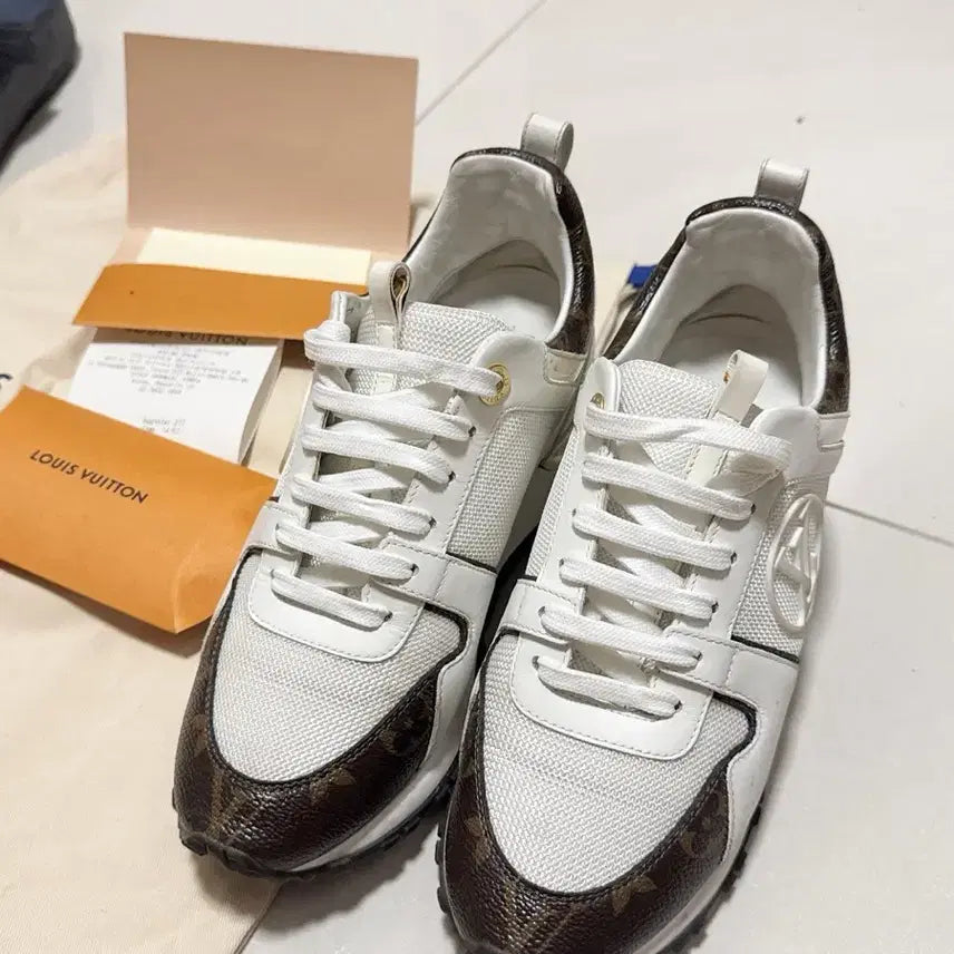 [BUNJANG] Louis Vuitton Run Away Sneakers Size 36 / 루이비통 런어웨이 스니커즈 36사이즈