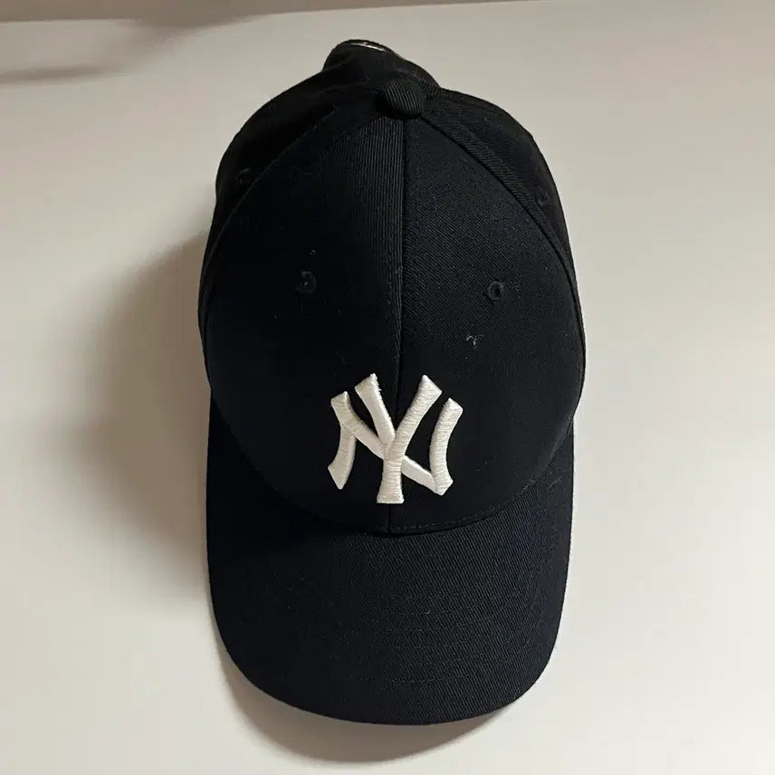 [BUNJANG] MLB New York Yankees Unstructured Ball Cap Hat / 공용 MLB 뉴욕 양키즈 언스트럭쳐 볼캡 모자 FREE