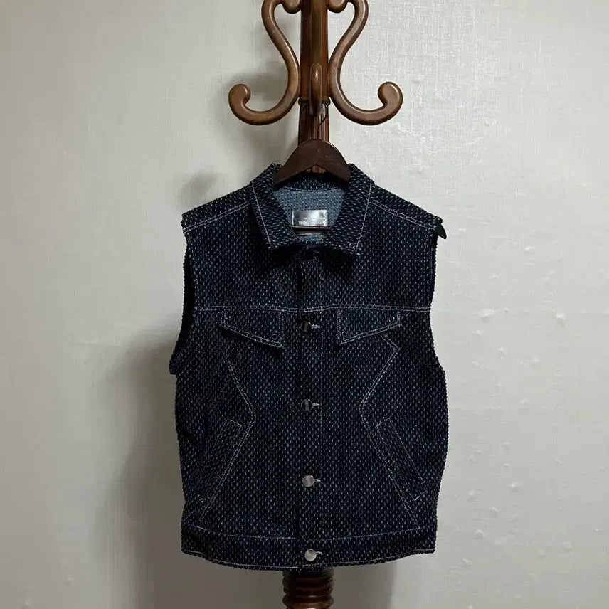 [BUNJANG] Wooving Punching Denim Vest (Navy) / Wooving 우빙 펀칭 대님 베스트 (네이비)