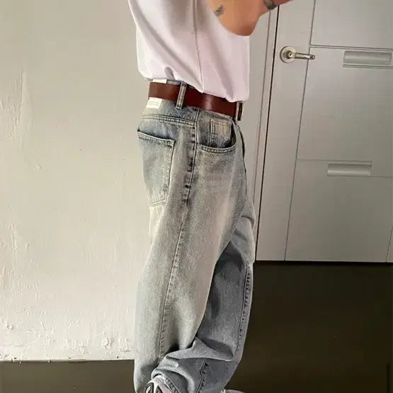 [BUNJANG] Ument Damage Washing Light Blue Denim Pants / 유먼트 데미지 워싱 연청 데님s