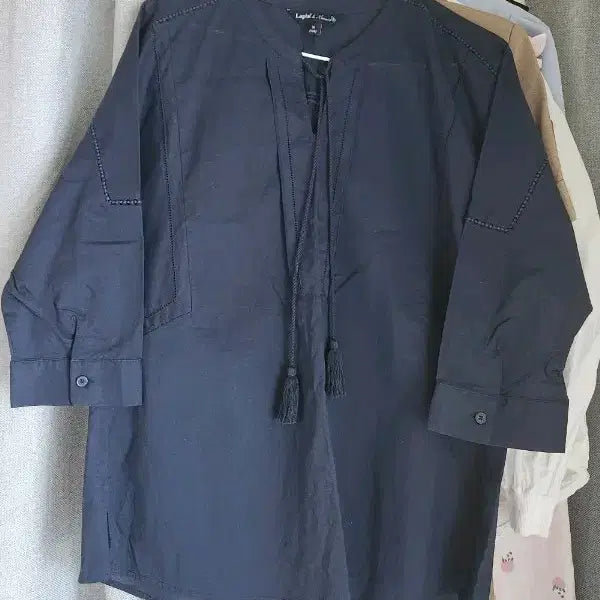 [BUNJANG] La Fiafé Du Marais 66 Navy Ethnic Tassel Blouse / 라삐아프뒤마레66짓네이비에스닉태슬얇은칠부블라우스