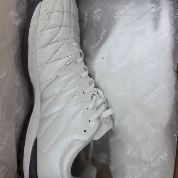 [BUNJANG] Athleta O-Rei A005 Futsal Shoes Size 275 (Fits 270) / 아슬레타 O-Rei A005 풋살화 275->270