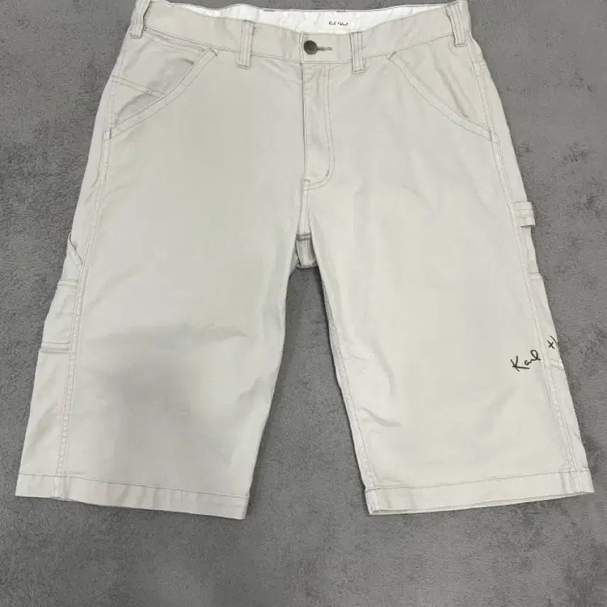 [BUNJANG] Karl Helmut Signature Embroidered Patchwork Workwear Shorts / Karl Helmut 칼 헬무트 시그니처 자수 패치 워크웨어 반바지