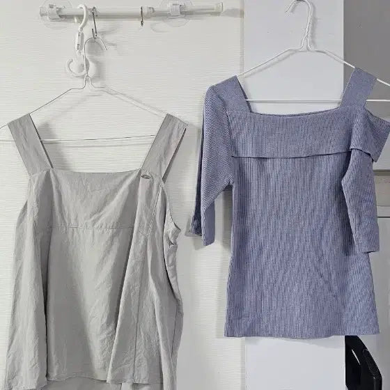 [BUNJANG] Mint Sleeveless Top & Off-Shoulder Striped Top Set / 민트색 나시 상의 /  오프숄더 상의