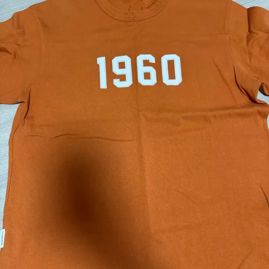 [BUNJANG] Uniform Bridge Orange "1960" Graphic T-Shirt / 유니폼브릿지 반팔
