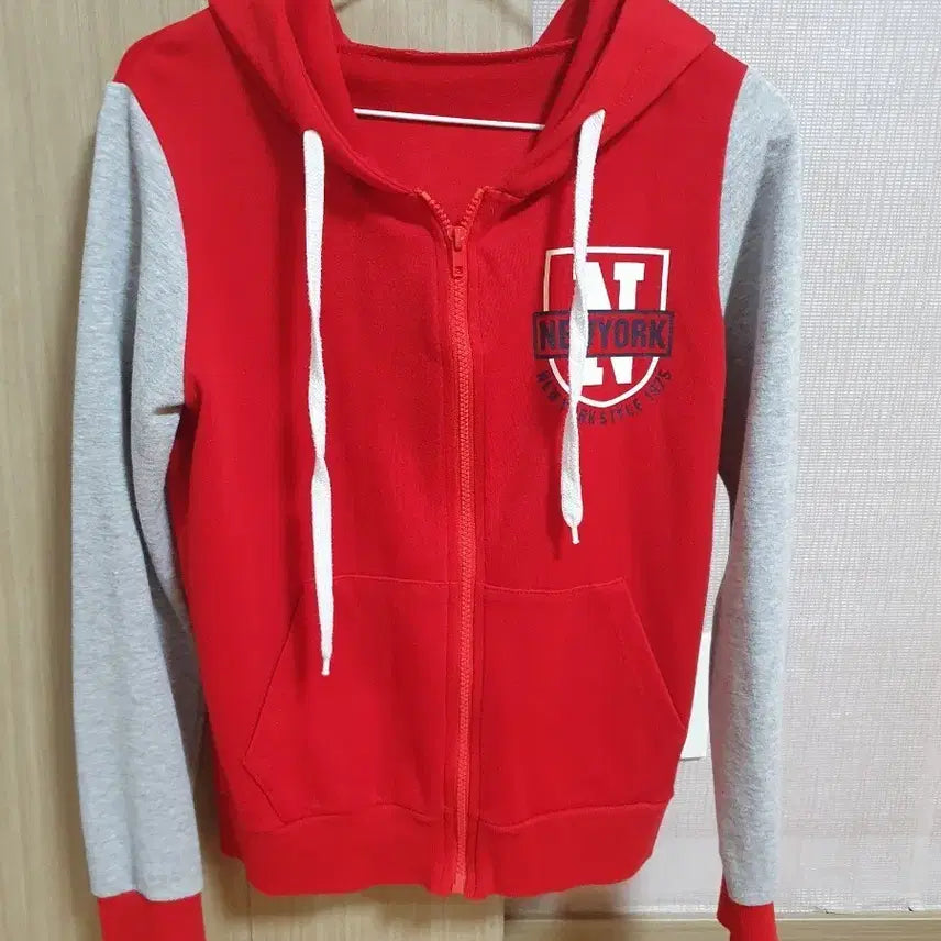 [BUNJANG] New York Style Hooded Zip-Up Red/Gray / 55 뉴욕 스타일 후드집업 레드/그레이
