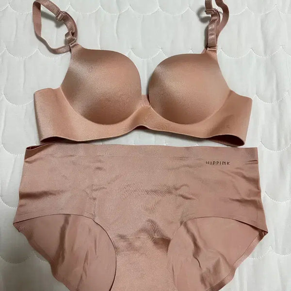 [BUNJANG] Seamless No-Wire Bra and Panty Set / (새제품) 힙핑크 심리스 노와이어 브라팬티 세트