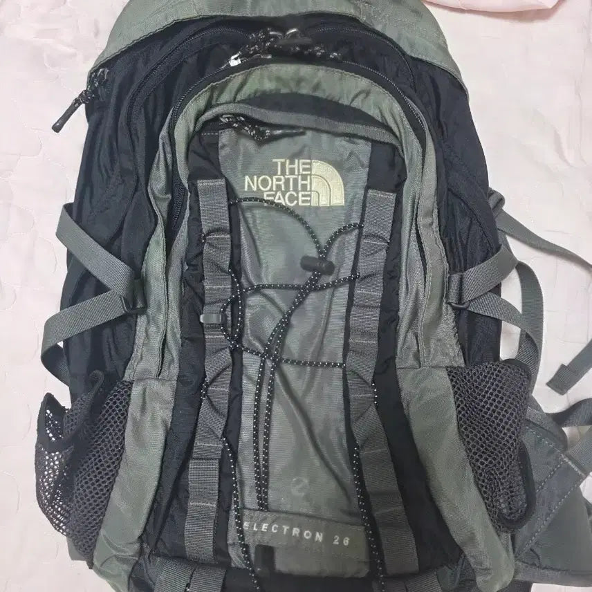 [BUNJANG] The North Face Electron 26L Hiking Backpack with Raincover / 노스페이스 일렉트론 26 등산 백팩 26L 레인커버