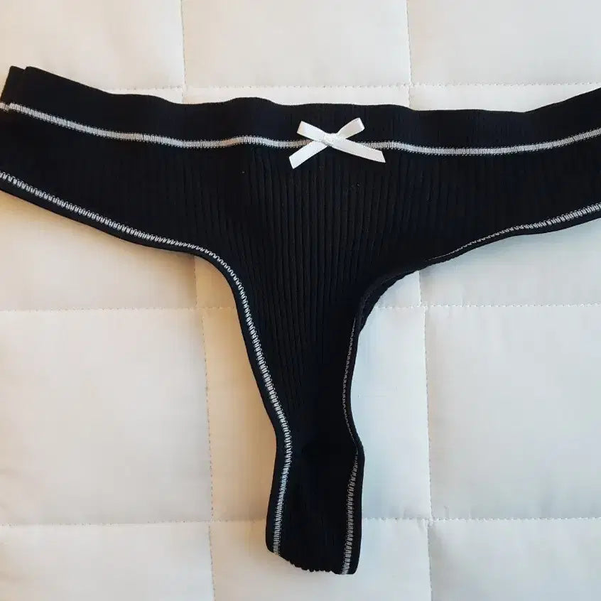 [BUNJANG] Black Ribbon Women's Thong - Used / 블랙 리본 여성 티팬티>>중고