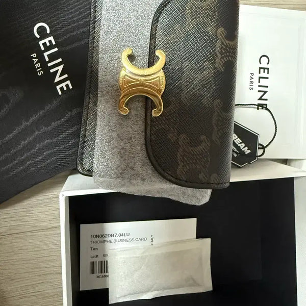 [BUNJANG] Celine Triomphe Business Card Holder / (새상품) 셀린느 트리옹프 명함지갑(비즈니스 카드홀더)