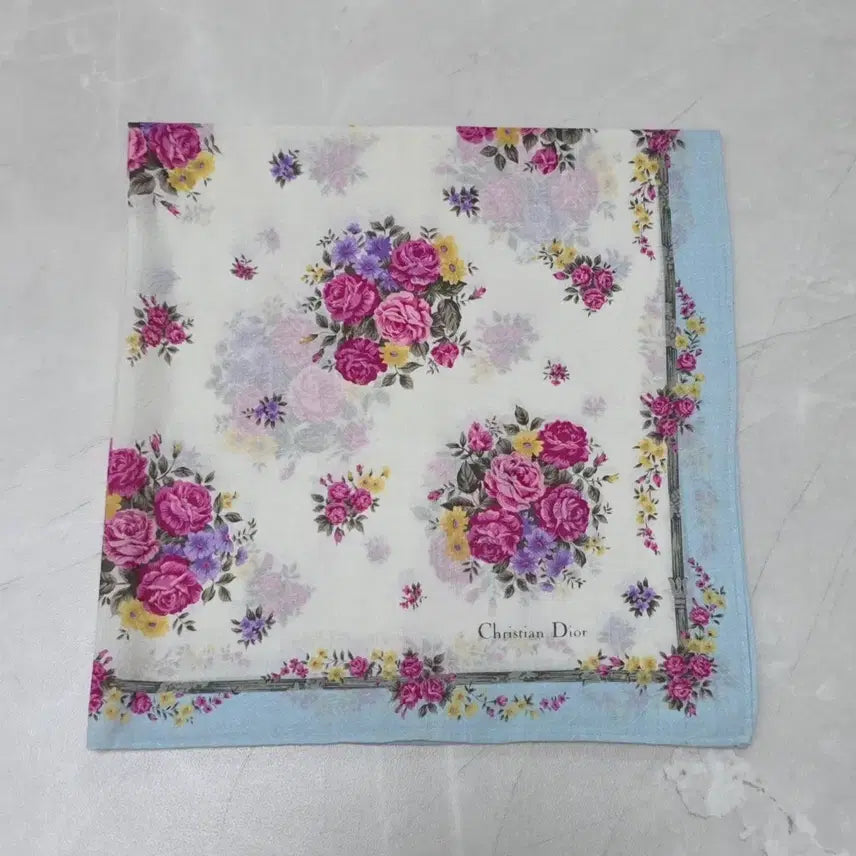 [BUNJANG] Christian Dior Flower Pattern Silk Scarf Handkerchief / 크리스찬 디올 플라워 패턴 스카프 손스건