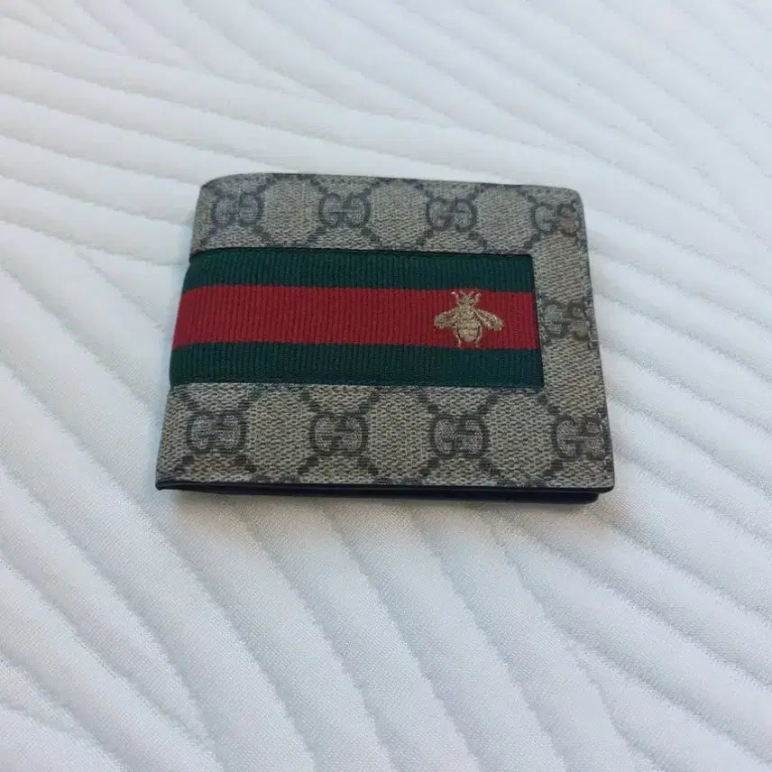 [BUNJANG] Gucci GG Supreme Bee Card Wallet / 구찌 GG 웹 수프림 꿀벌 반지갑 정품