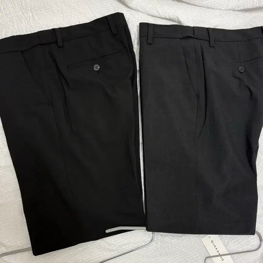 [BUNJANG] Giordano Slacks (Black, Charcoal) - 2 Pairs / 지오다노 슬랙스 30 (블랙,차콜 2벌)