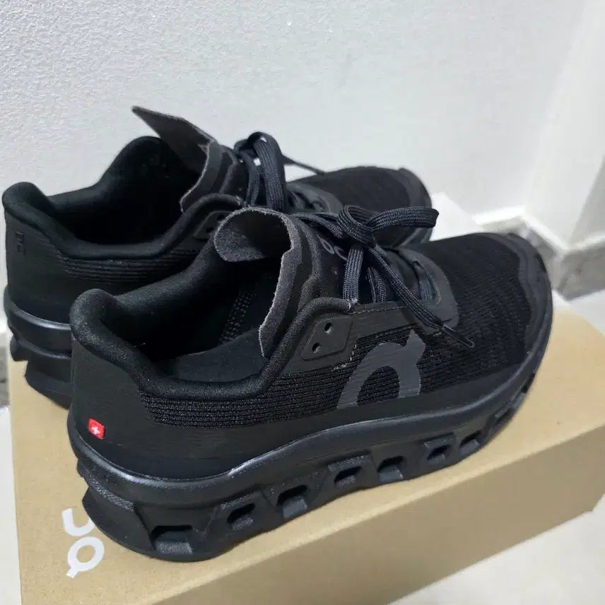 [BUNJANG] On Running Cloudmonster Void All Black Women's Shoes / 온러닝 클라우드몬스터보이드 올블랙 225