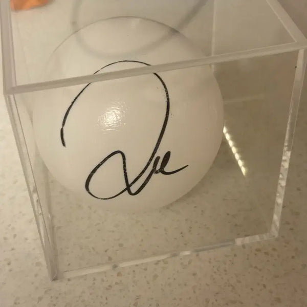 [BUNJANG] ZB1 Zhang Hao Autographed Ball / 장하오 사인볼 양도