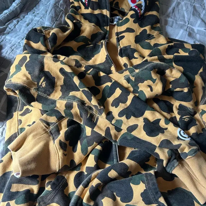 [BUNJANG] BAPE Shark Full Zip Hoodie Yellow / 베이프 샤크후드집업 황계 판매합니다