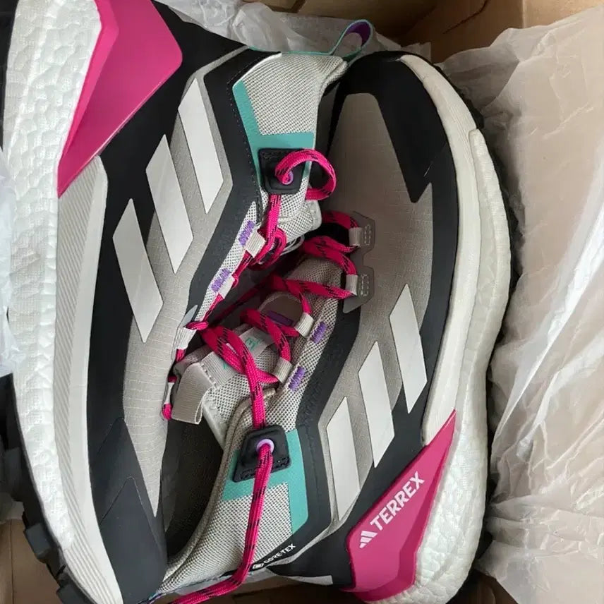 [BUNJANG] Adidas Terrex Free Hiker 2 GTX Hiking Shoes Size 280 / 아디다스 테렉스 프리하이커 2 GTX 280사이즈