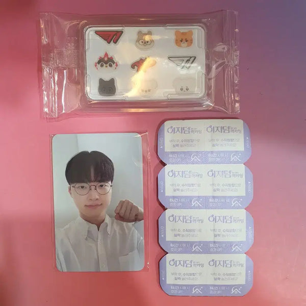 [BUNJANG] T1 Faker Photocard & Eucerin Patch Bundle / T1 이지덤 퀵카밍패치 8매+애니멀패치+페이커 포카