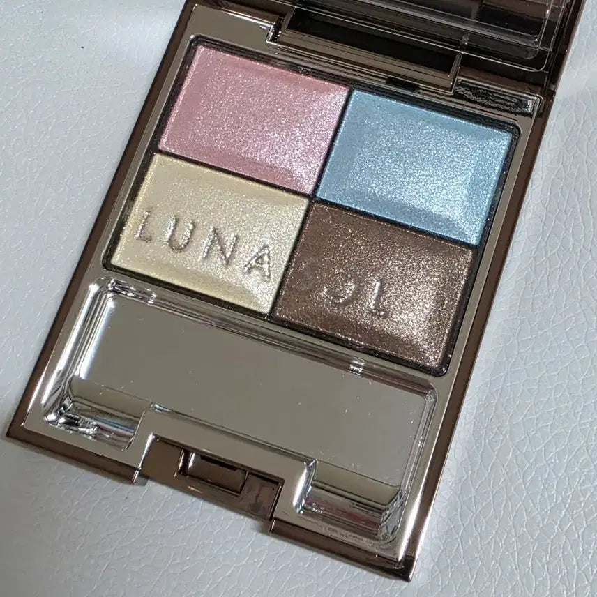 [BUNJANG] LUNASOL Ocean Scene Eyes 05 Colorful Ocean Eyeshadow Palette - New / (3일특가) 루나솔 오션씬 아이즈 05호 Colorful Ocean 새제품
