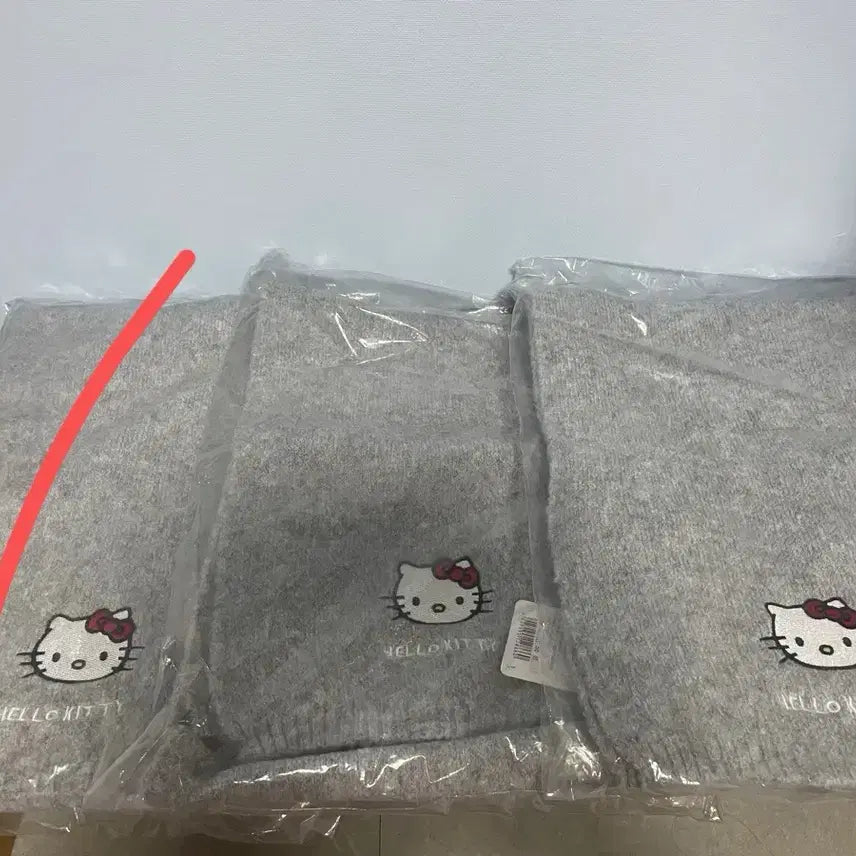 [BUNJANG] Hello Kitty Grey Scarf / 개별)헬로키티 그레이 목도리