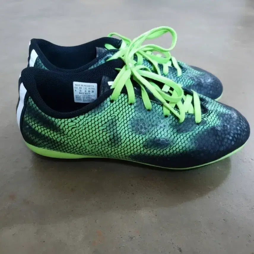 [BUNJANG] Adidas Kids Junior Football Boots Size 220 / 220 축구화 아동 키즈 주니어 축구화 220 아디다스 축구화 220